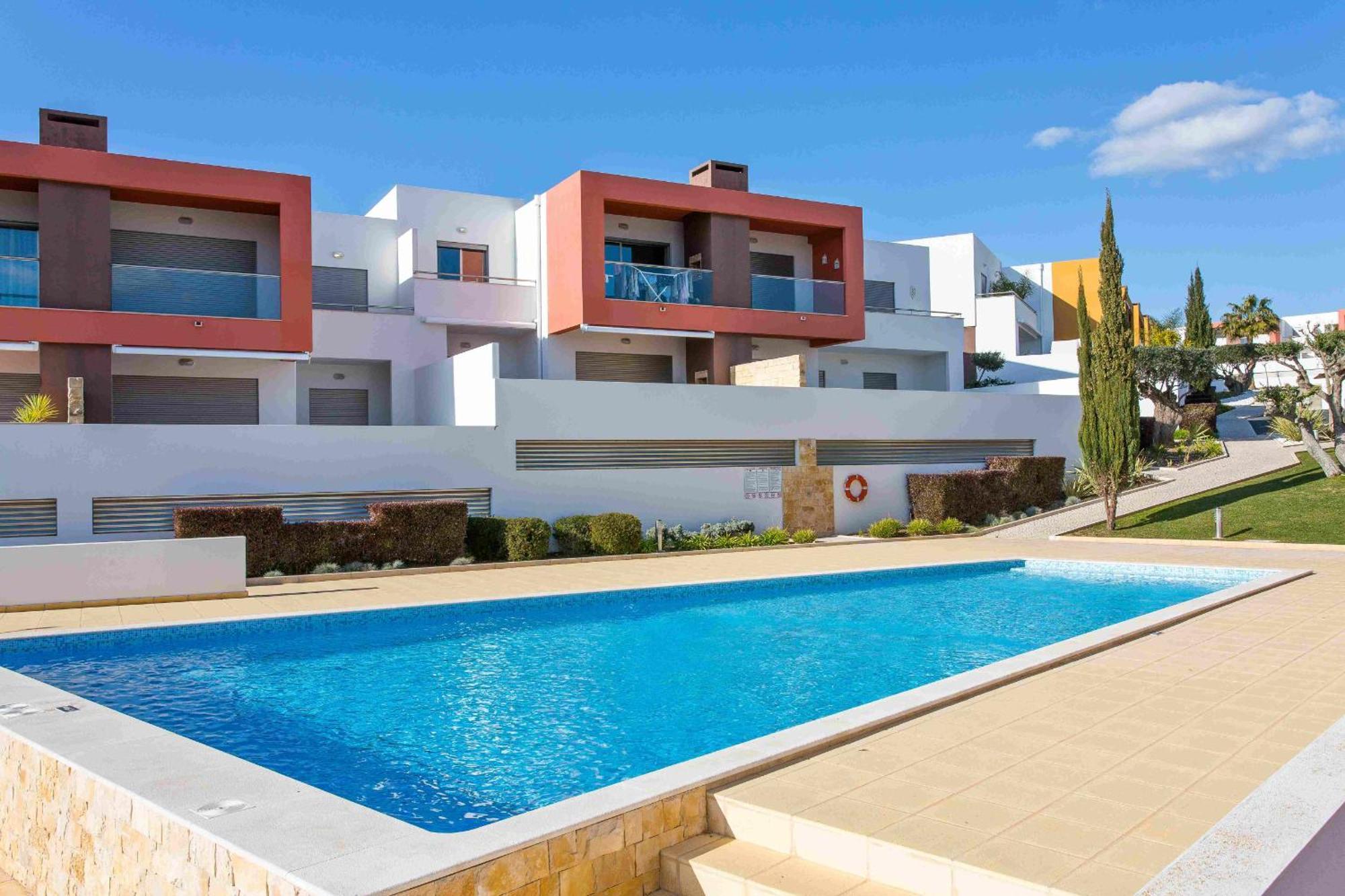 Sunny 3 With Pool By Homing Apartment